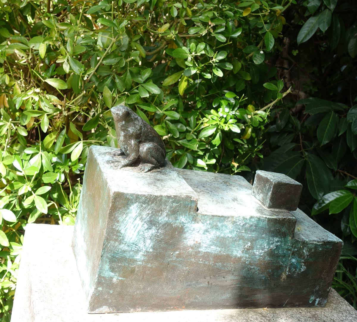 chiffonnière tweet media