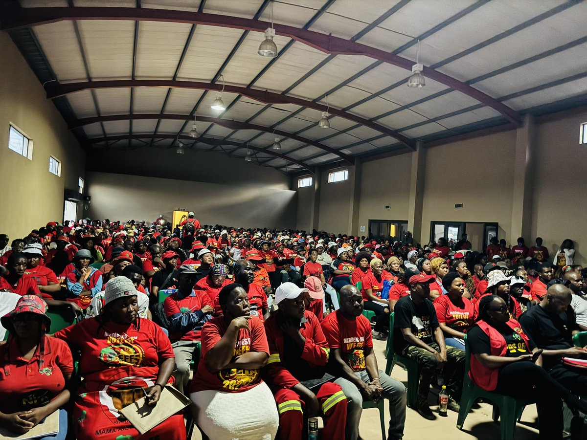 EffNorthwest's tweet photo. ♦️In Progress♦️

The Secretary General, Cmsr. Marshall Dlamini, is currently addressing branch Chairpersons and Secretaries of the EFF in Bojanala ahead of the Worker’s Day rally.

It’s all systems go, ke nako! https://t.co/r8enNFidgV