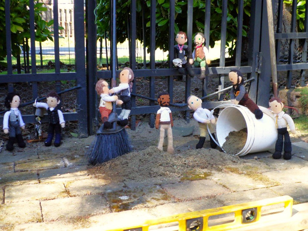OnlyRedNow's tweet image. Caleb is a happy camper @RedsKnitDolls He finally gets to play in his sandbox. And the path is finally finished. If you ride the magic link, you can even see the results of The Kids' handiwork, as Karl makes a relevant statement.
New series tomorrow. Stay tuned.
#TURNamc
