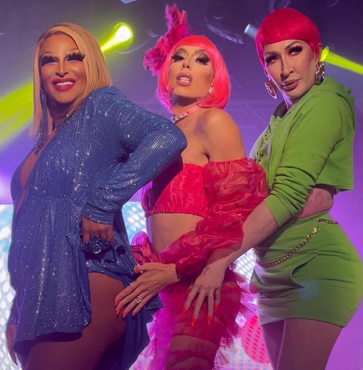 Drag Base tweet media