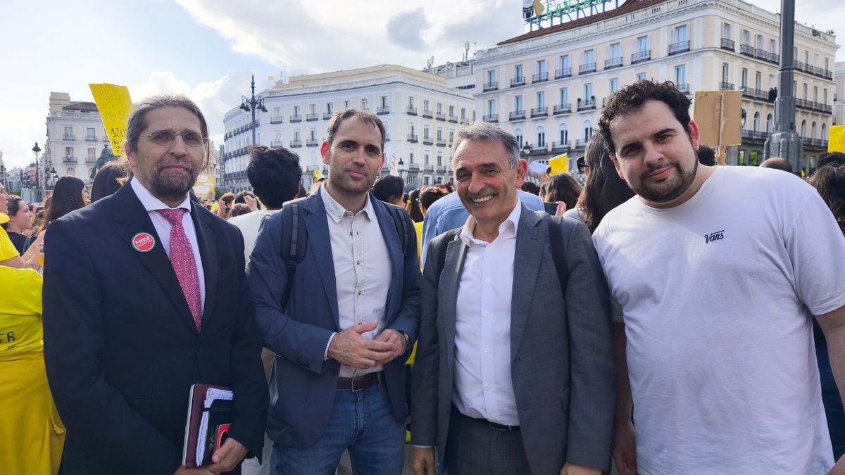 Enrique Santiago tweet media