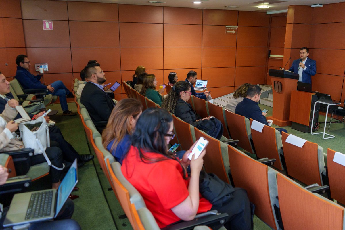 AteneaBogota's tweet photo. @Bogota @CarlosFGalan @Educacionbogota @julrubiano Cerramos analizando el Sistema Integrado de Datos de Atenea y la importancia de taxonomías como O*NET y ESCO para que jóvenes y trabajadores encuentren mejores oportunidades laborales en Bogotá. 

¡@Bogota camina hacia un sistema posmedia conectado! https://t.co/ranSVTqPbu