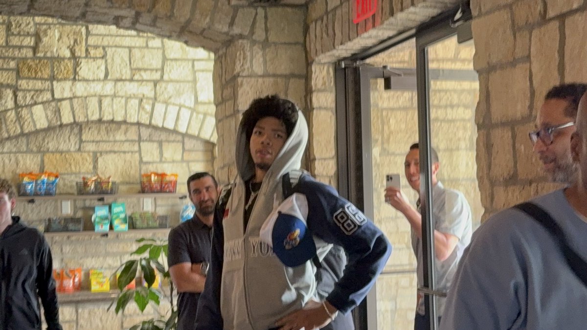 JayhawkSlant's tweet image. Tyran Stokes has arrived in Lawrence #kubball