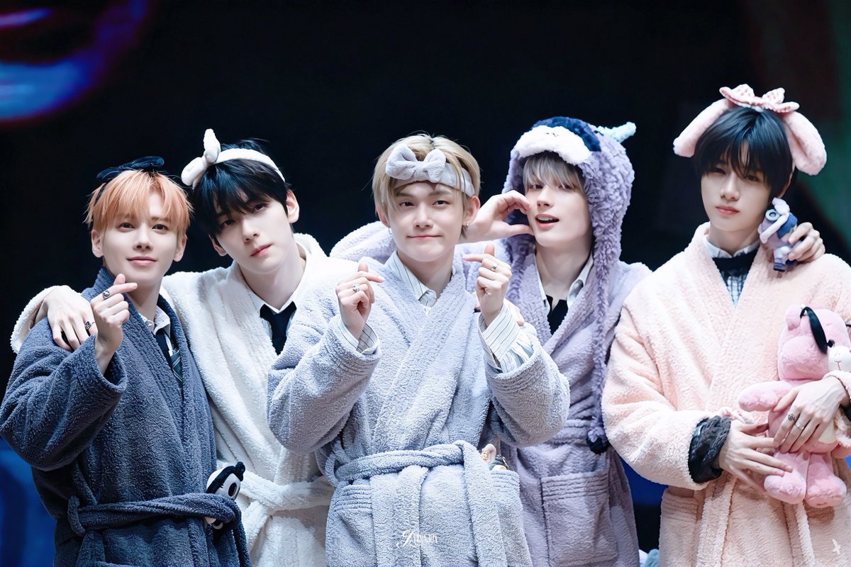 JloveYEONJUN tweet media