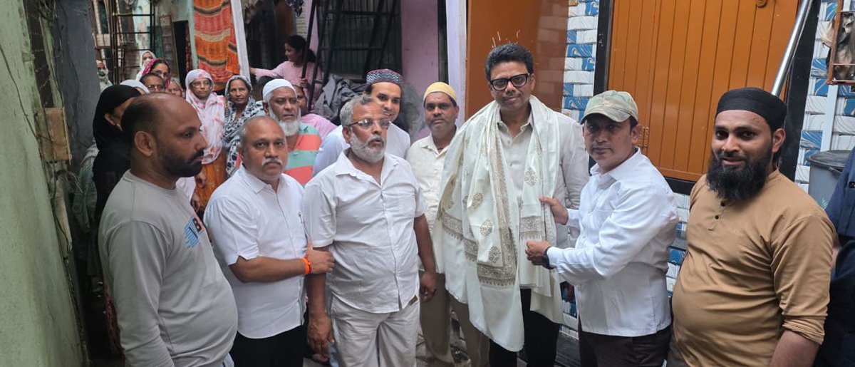 SunilRaut65's tweet image. आज विक्रोळी (पूर्व) येथील चाळ क्र. ८, न्यू डिलक्स चाळ, शमी अन्सारी एम. एस. बेकरी जवळच्या परिसरातील कॉंक्रिटीकरण कामाचा भूमिपूजन सोहळा स्थानिक रहिवासी आणि मान्यवरांच्या उपस्थितीत नारळ वाढवून करण्यात आला.
​#Vikhroli #Development #Infrastructure #VikhroliEast #SunilRaut