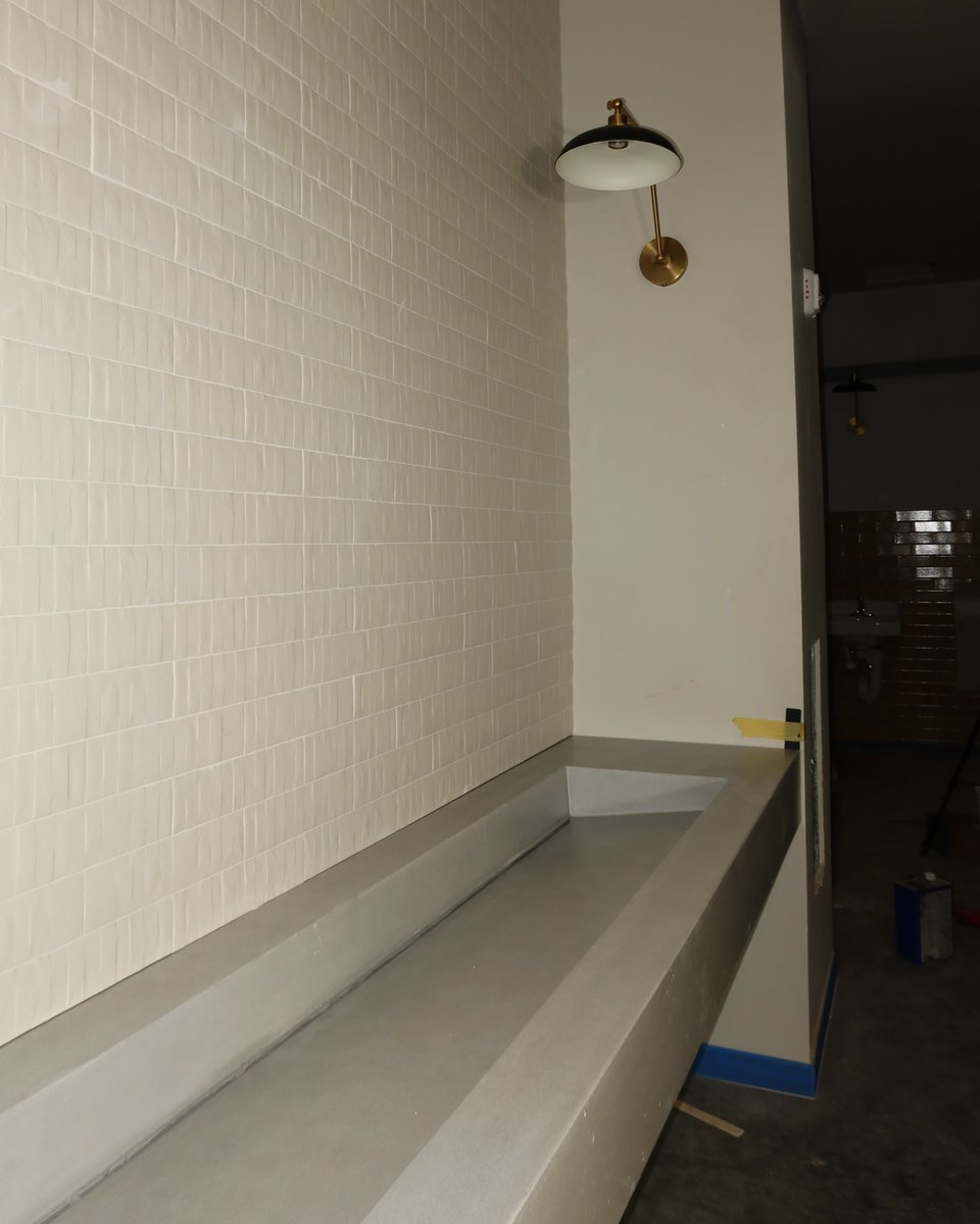 DreamCreteCC's tweet photo. Not your standard commercial sink! 🏗️🛠️🌟

Made and installed by DreamCrete Studios.

Get a custom sink today &amp; contact us at https://t.co/EBSbqnZpZY or give us a call at (321) 972-5108!

#DreamCreteStudios #CustomConcrete #ConcreteSink #CommercialBuild https://t.co/D3HdkK5T3g