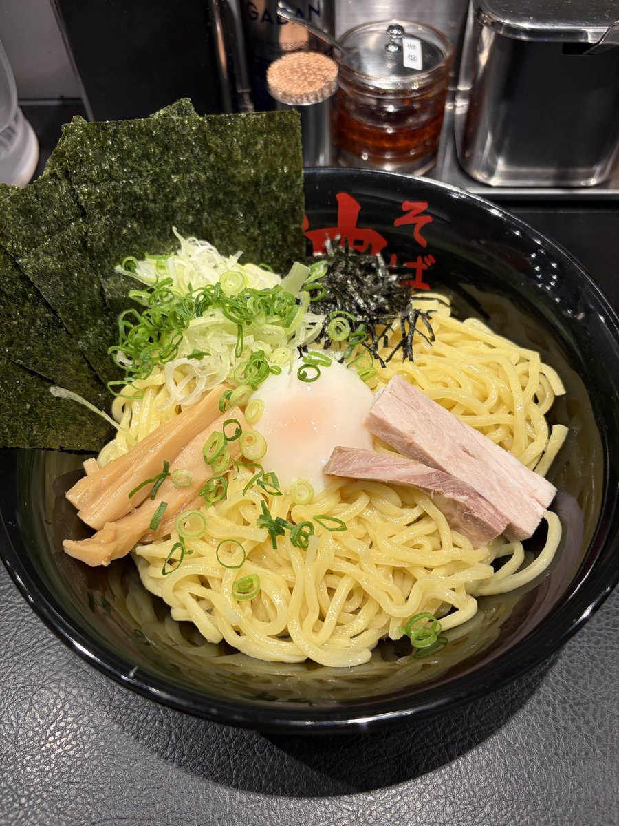 らりる tweet media