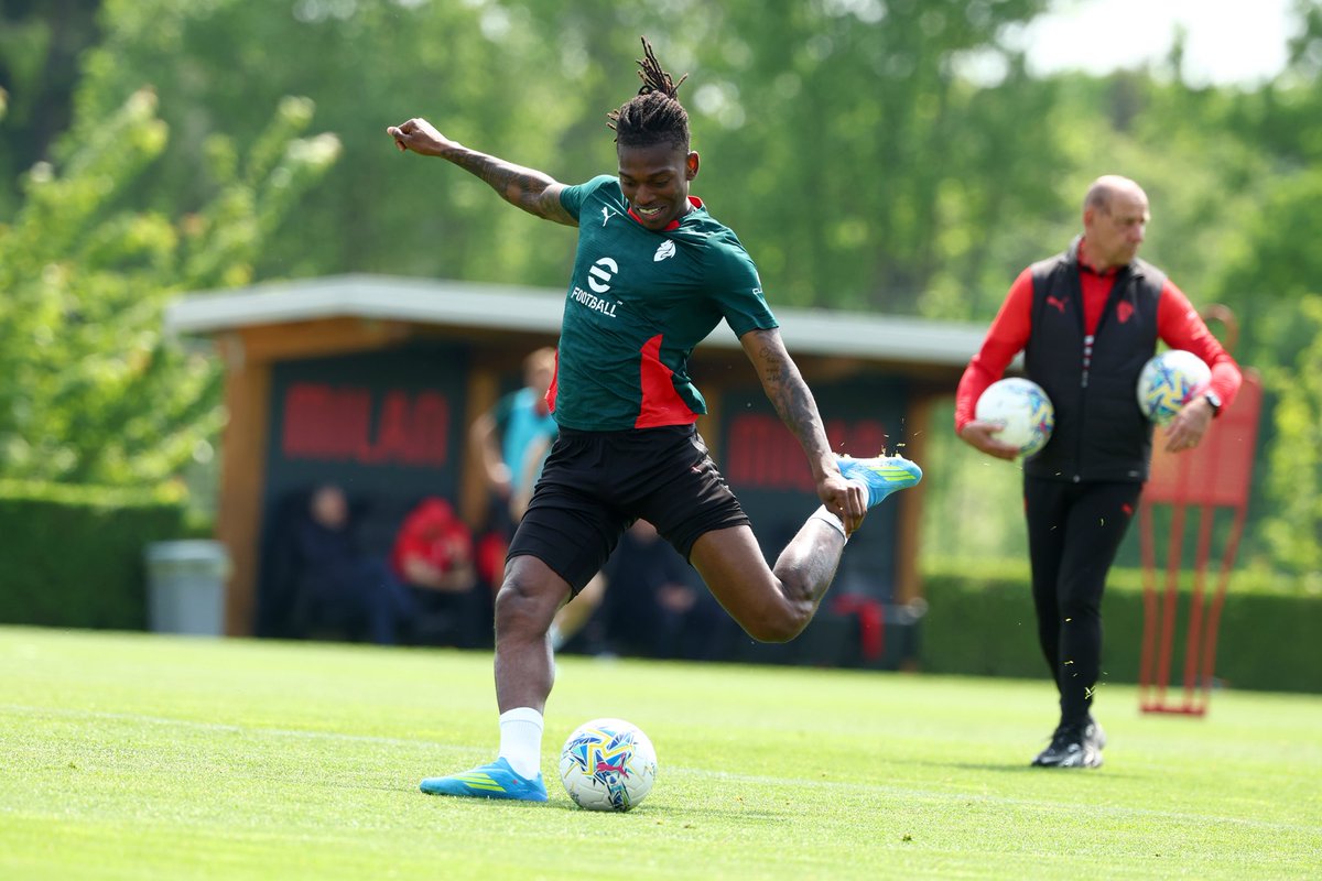 Rafael Leão tweet media