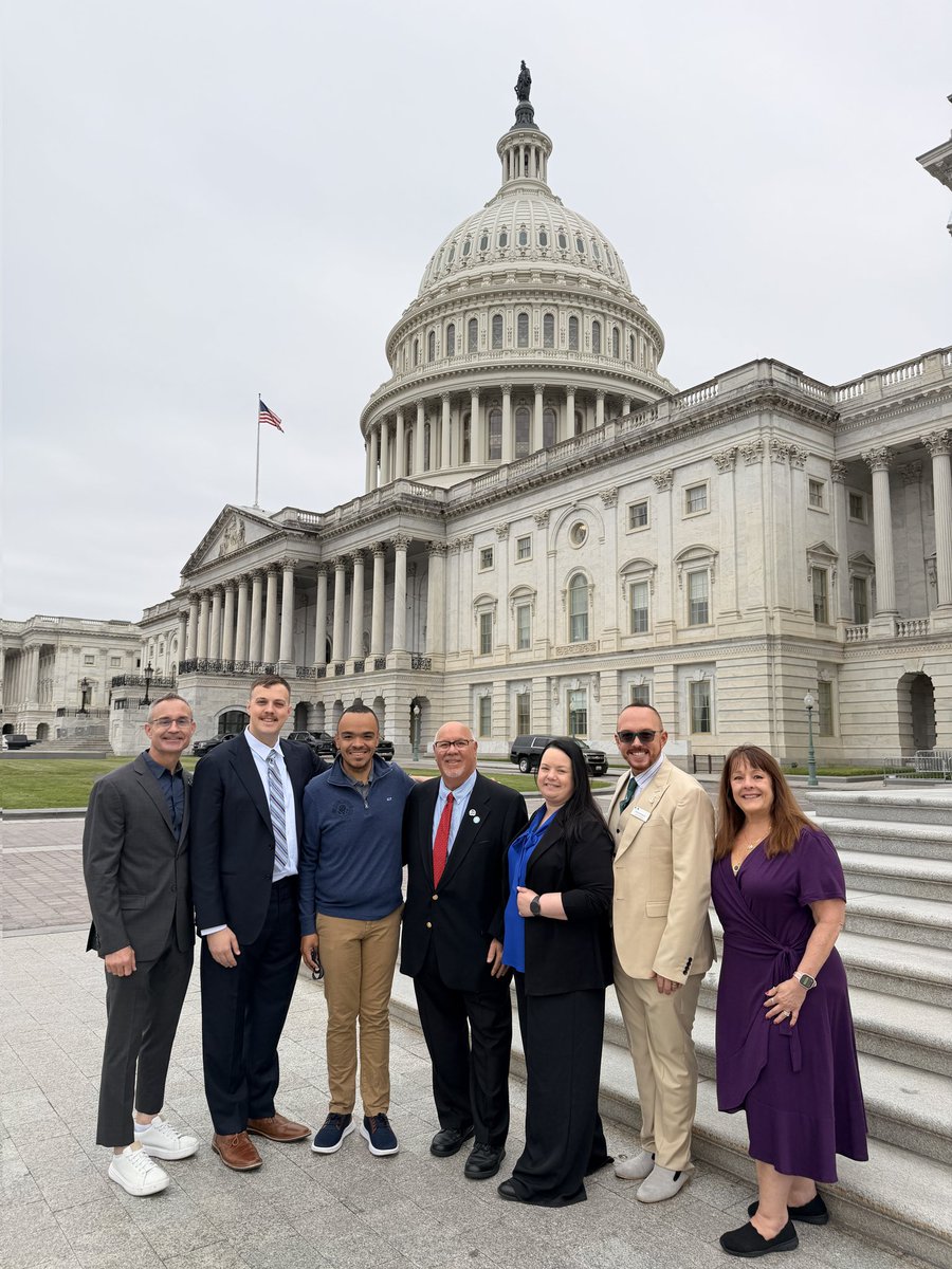 Kryssicle's tweet photo. Day of advocacy for emergency nurses nation wide.
@ENAorg https://t.co/hXqdwWrUVY