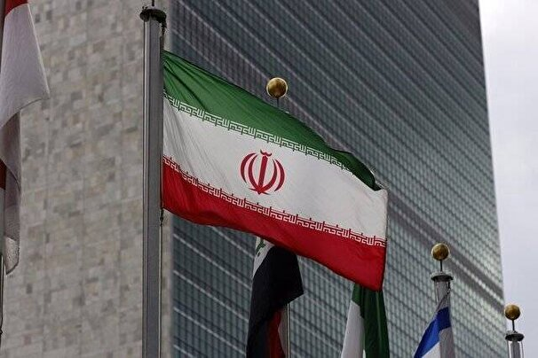 IraninBerlin's tweet photo. گفته اند: «جهان به قدرت‌های هسته‌ای جدید نیاز ندارد.» درست؛ اما جهان نه فقط به سلاح هسته‌ای کمتر، بلکه به حذف کامل آن نیاز دارد. ایران که بنا به تاریخ، تمدن و مبانی دینی، بدنبال سلاح هسته‌ای نیست. پس اگر خلع سلاح هسته‌ای جدی است، باید از اسرائیل آغاز شود؛ رژیمی دارای زرادخانه هسته‌ای، خارج از NPT و مجرم بخاطر حمله به تأسیسات هسته‌ای صلح‌آمیز ایران که البته محکوم هم نگردید. امنیت واقعی، با استاندارد دوگانه ممکن نیست.

نیلی.
#نه_به_سلاح_هسته_ای #ایران #انرژی_هسته_ای #خلع_سلاح_هسته_ای
