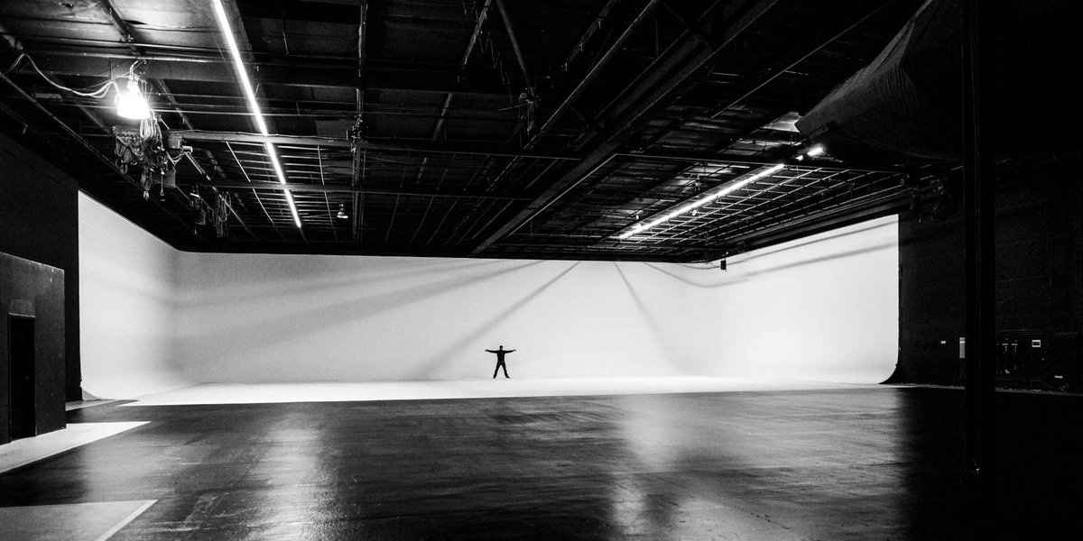 Thunder_Inc's tweet photo. Your next production deserves the right stage ⚡

Stage 3 at Thunder Studios is 16,000 square feet, featuring a 3-wall black cyc and green curtain for VFX work.

Built for productions that don't cut corners. https://t.co/PEvcLRBZp2