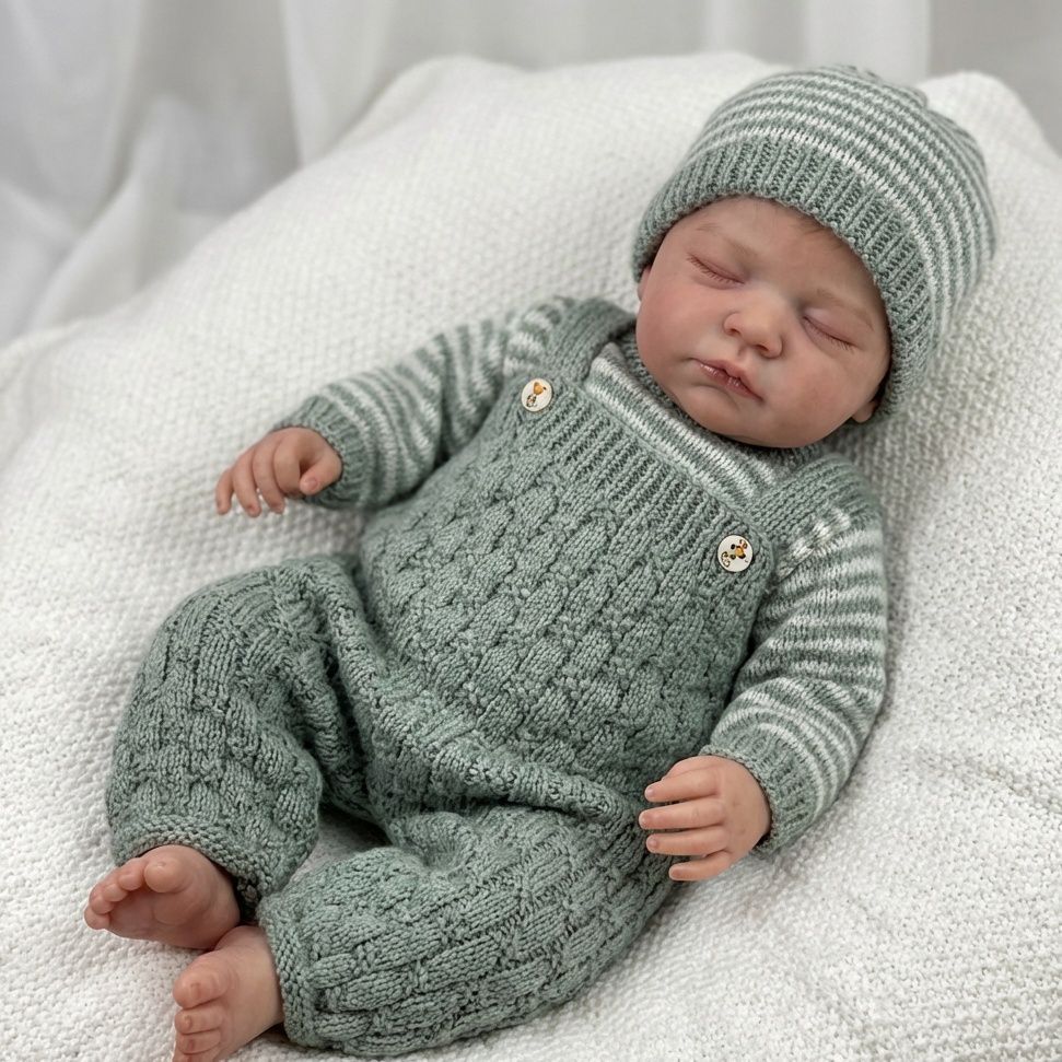 knittingtopia's tweet image. Welcome your little one with this hand knitted Grey and White Baby Clothes Set! It comes with a cosy jumper, cute dungarees, and a snug hat. Perfect for 0-3 months and gender-neutral.
knittingtopia.etsy.com/listing/171572…
#etsy #knittedbabyclothes #craftbizparty #MHHSBD