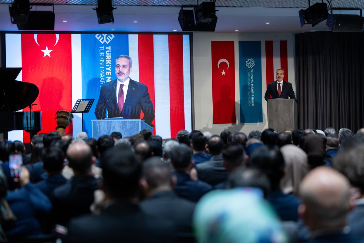 TRTDeutsch's tweet photo. Außenminister Hakan Fidan nimmt an der Eröffnung des Wiener Campus der türkischen Maarif Stiftung  in der österreichischen Hauptstadt teil. https://t.co/QmYm1poEEk