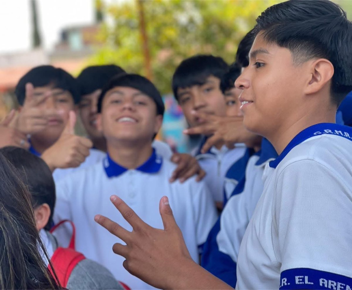IvnZarco4's tweet photo. En #ElArenal hay corazones jóvenes, con entusiasmo, energía y ganas de hacer que las cosas sucedan.💪🏻

¡Gracias por compartir y permitirme ser parte de su historia!🫶🏻
#DejandoHuella
#JuventudQueTransforma https://t.co/vROe13EoAo