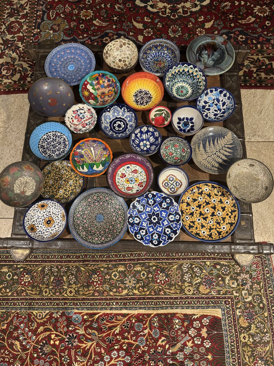 DrOsamaSiddique's tweet image. aesthetic. Here are many of the ceramic and metallic bowls and plates in my collection that come, inter alia, from Iran, Iraq, Morocco, Pakistan, India, Tunisia, Uzbekistan and Turkey. 

#islamicdesign #islamicart #islamicpottery #design #pottery

2/2
