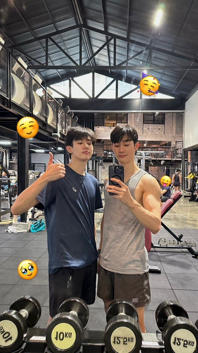 เปี๊ยก tweet media