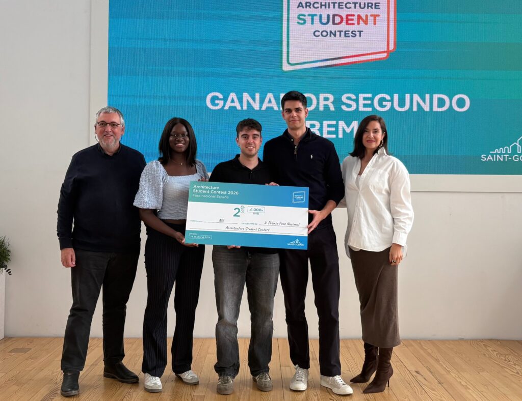 universitatURV's tweet photo. 👏Tres estudiants de la #URV aconsegueixen el segon lloc en la fase estatal de la 21a edició de l’Architecture Student Contest, un prestigiós concurs internacional d’arquitectura sostenible impulsat per la firma Saint-Gobain. Enhorabona!

👉https://t.co/rIwziY4lvf https://t.co/KKusxZDAvY