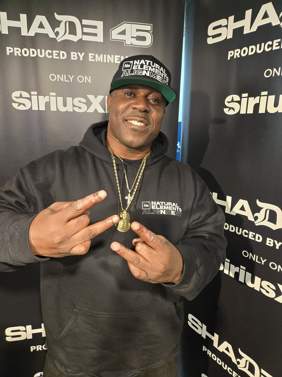 TheRealSwigga's tweet image. Had a BLAST up at @Shade45 last week at @RapIsOuttaCntrl (@ItsDJEclipse @djriznyc ) &amp;amp; @iDstroy Show (and we did @StatikSelekt Show a few days Before) | Thanks for Alllllllllllllllll the LOVE we been Gettin for that ‘ALIGNMENT’ Album! #OutNOW | NE4LIFEnt / @fatbeats Zoom!!!!!!!!!!