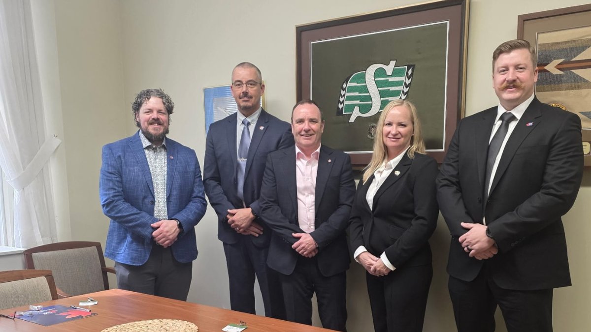 SaskFedPO's tweet photo. The 𝗦𝗮𝘀𝗸𝗮𝘁𝗰𝗵𝗲𝘄𝗮𝗻 𝗙𝗲𝗱𝗲𝗿𝗮𝘁𝗶𝗼𝗻 𝗼𝗳 𝗣𝗼𝗹𝗶𝗰𝗲 𝗢𝗳𝗳𝗶𝗰𝗲𝗿𝘀 is in Ottawa this week attending the Canadian Police Association 2026 Legislative Conference and had an opportunity to meet with Members of Parliament and Senators.

The team is discussing critical challenges facing our members, public safety, and policing issues to ensure that front-line concerns reach national leaders directly. Police personnel are dedicated to keeping our communities safe, and 𝗺𝗲𝗺𝗯𝗲𝗿𝘀 𝗱𝗲𝘀𝗲𝗿𝘃𝗲 𝗰𝗼𝗻𝘀𝗶𝘀𝘁𝗲𝗻𝘁 𝗮𝗱𝘃𝗼𝗰𝗮𝗰𝘆, 𝗿𝗲𝘀𝗼𝘂𝗿𝗰𝗲𝘀, 𝗮𝗻𝗱 𝗹𝗲𝗴𝗶𝘀𝗹𝗮𝘁𝗶𝘃𝗲 𝘀𝘂𝗽𝗽𝗼𝗿𝘁. The SFPO remains committed to working on behalf of the entire association to ensure those needs are met.

𝗣𝗵𝗼𝘁𝗼 𝗗𝗲𝘁𝗮𝗶𝗹𝘀: Representatives from the Regina, Weyburn, and Estevan police associations.

@QueenCityPolice @SPAssoc #WeyburnPoliceAssociation @WeyburnPolice @papassoc #MooseJawPoliceAssociation @MJPolice #EstevanPoliceAssociation @Estevan_Police
#SFPO #SaskatchewanPolice #PublicSafety #PoliceAdvocacy #Saskatchewan