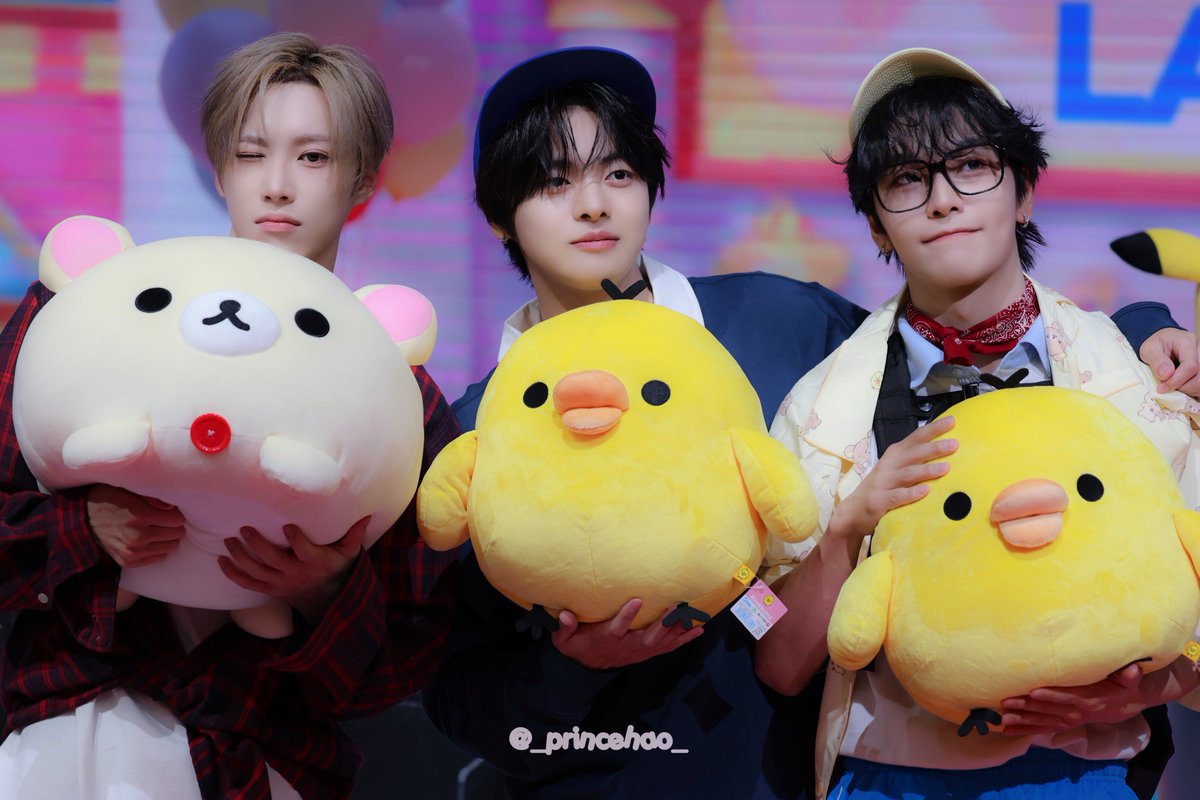 👑⭐︎ tweet media