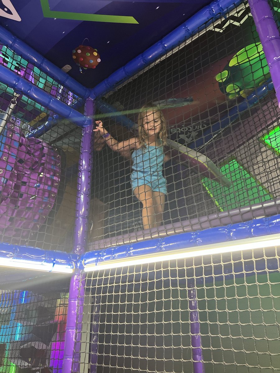 neuie's tweet photo. Airtopia fun with Zandra and Gem. https://t.co/L2SLdJ9G3k
