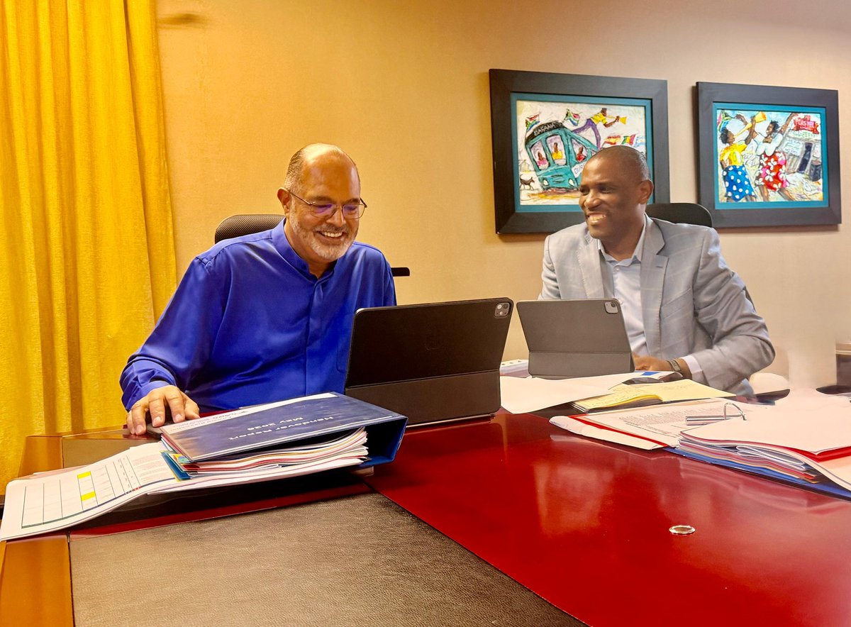 EdKieswetter's tweet photo. Leaving the office now after handover discussions with Commissioner Designate Dr Makhubu as well as the core team from my Office! @shikarKabool @sarstax https://t.co/4UJcFDZLH5