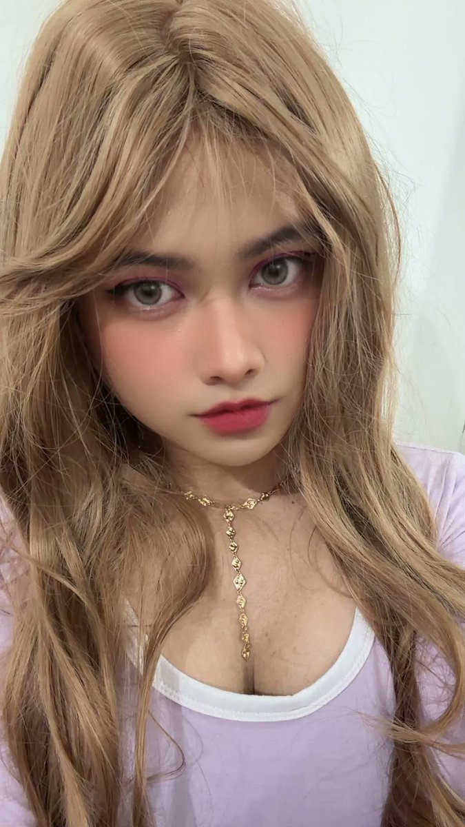 sissy clara tweet media