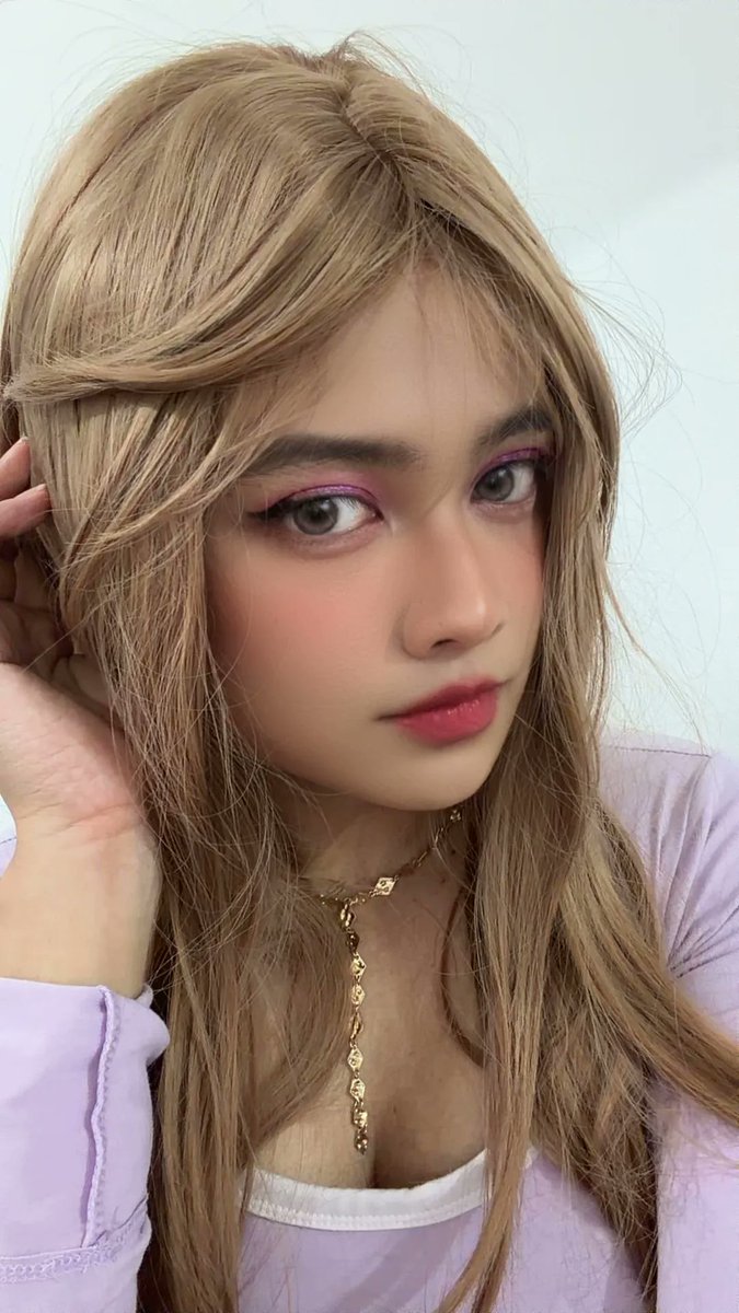 sissy clara tweet media
