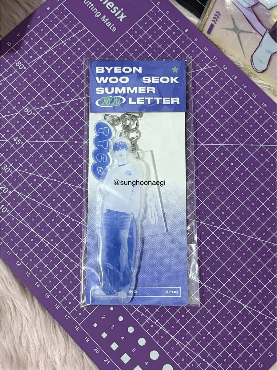 wts lfb

byeon wooseok summer letter acrylic keyring

₱650 
- nego

mop: gcash/gotyme
mod: j&amp;t/lalamove