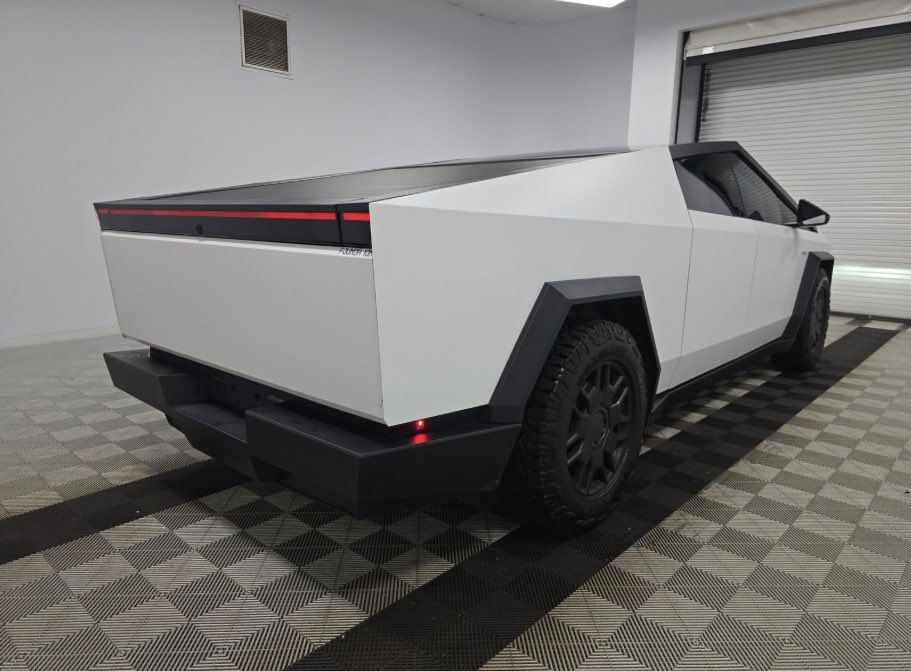 2024 Tesla Cybertruck