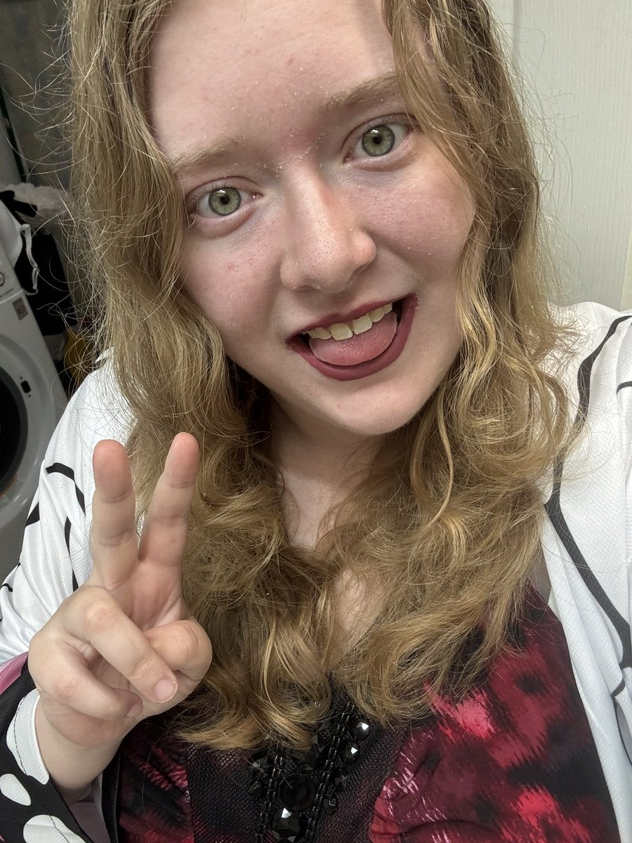 Sinny🌙 • she/her tweet media