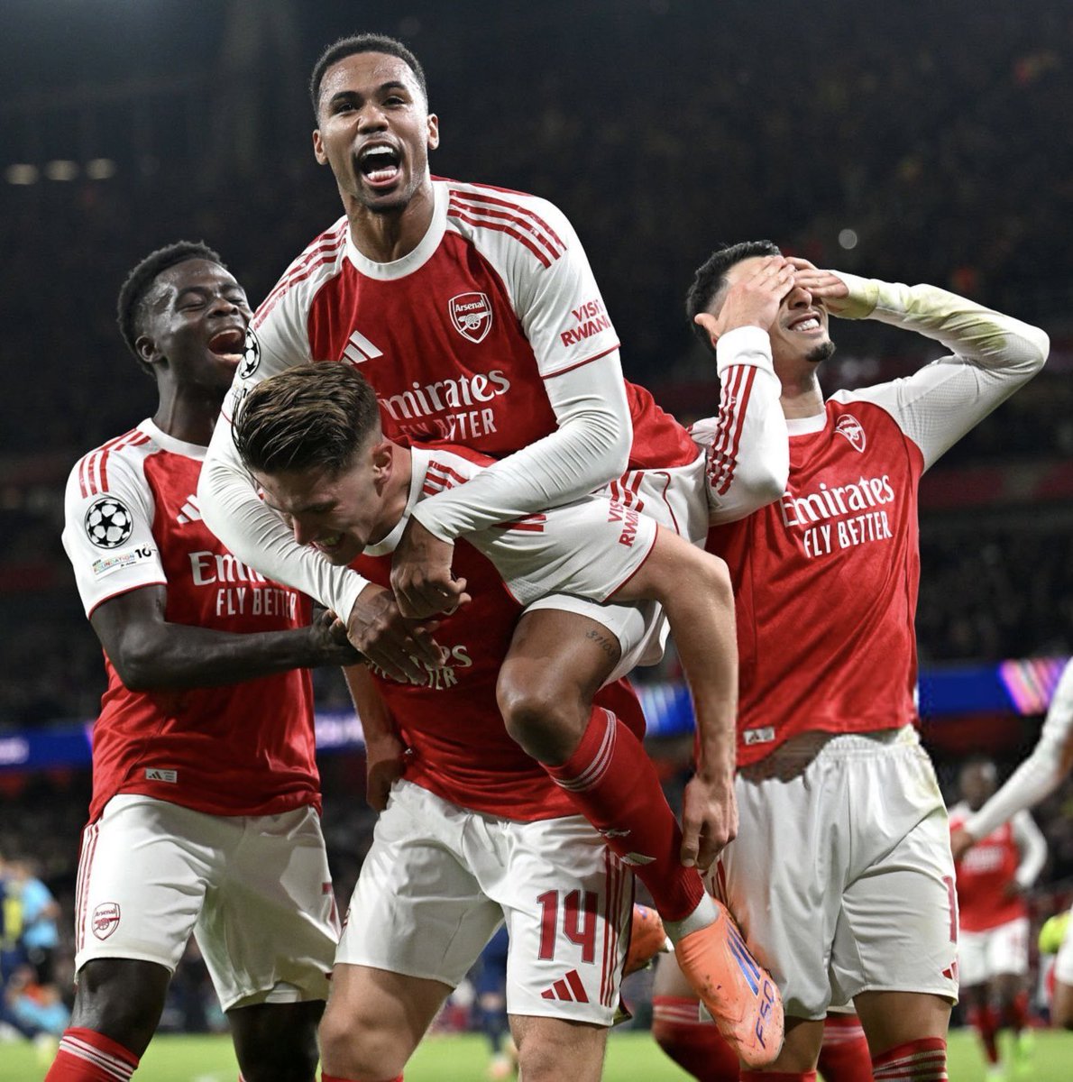 afcstuff's tweet photo. Arsenal are unbeaten in their last six away games in the #UCL, their longest streak without defeat on the road in the competition since September 2006 (7). 🛡️

🔵 Atletico Madrid @ 30%
🔴 Arsenal @ 43%

How are you feeling ahead of the semi-final tie tonight, Gooners? 🤔 https://t.co/C5xLlTTH9N