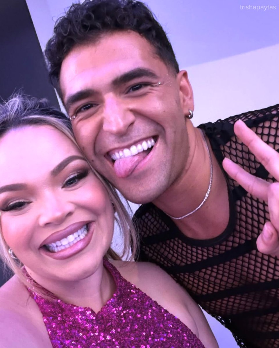 ParadeMagazine's tweet image. #DWTS pro Ezra Sosa wants Trisha Paytas to be his celeb partner. Let's make it happen!!!

Read more below.
parade.com/celebrities/dw…