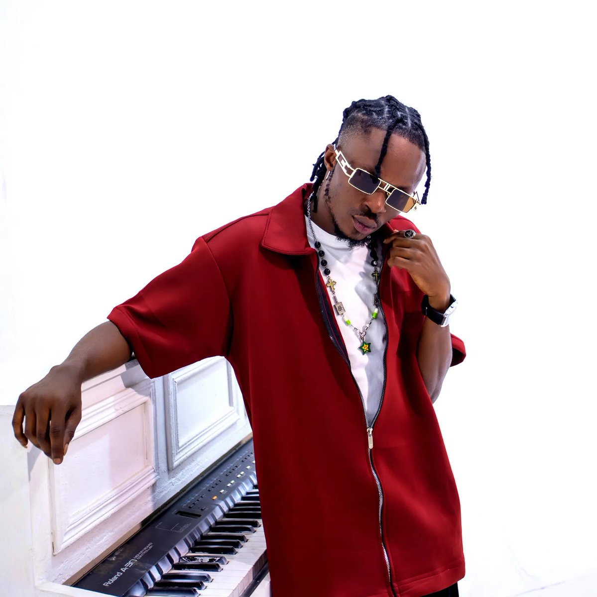freshfmlagos's tweet image. #NowPlaying  : #BrandNew▶️1⃣0⃣5⃣.3⃣  "Love &amp;amp; Paradise (Live)" by  @Funkygeefyb 

Cc: @Huz_Chosen1 @InfiniteMediaGr 

#StaySafe
#StayFresh