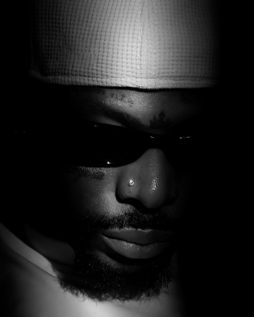 DAMIADENUGA's tweet photo. Asake Mr Money 💲💲🔥🔥 https://t.co/ZezeQsHX2V