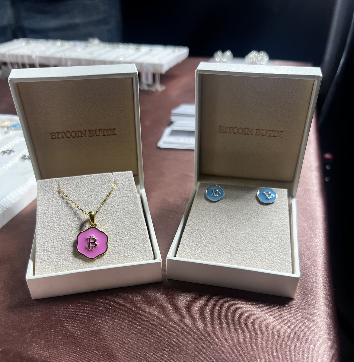 Bitcoin Butik tweet media