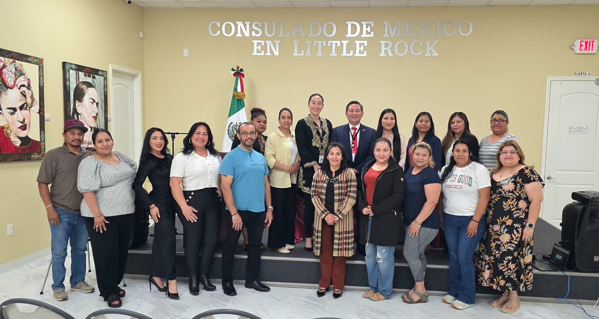 ConsulMexLir's tweet photo. ¡Arranca el Programa Consular de Emprendimiento para Mexicanas en el Exterior 2026! 🇲🇽💼 Junto a @ConexiondeNegociosLatinos, llevamos capacitación y mentoría a 4 sedes:
​📍 Little Rock
📍 Noroeste de Arkansas
📍 Russellville
📍 Huntsville
​¡Impulsa tu negocio! 🚀 #PCME2026 https://t.co/9nyh5ehEqo