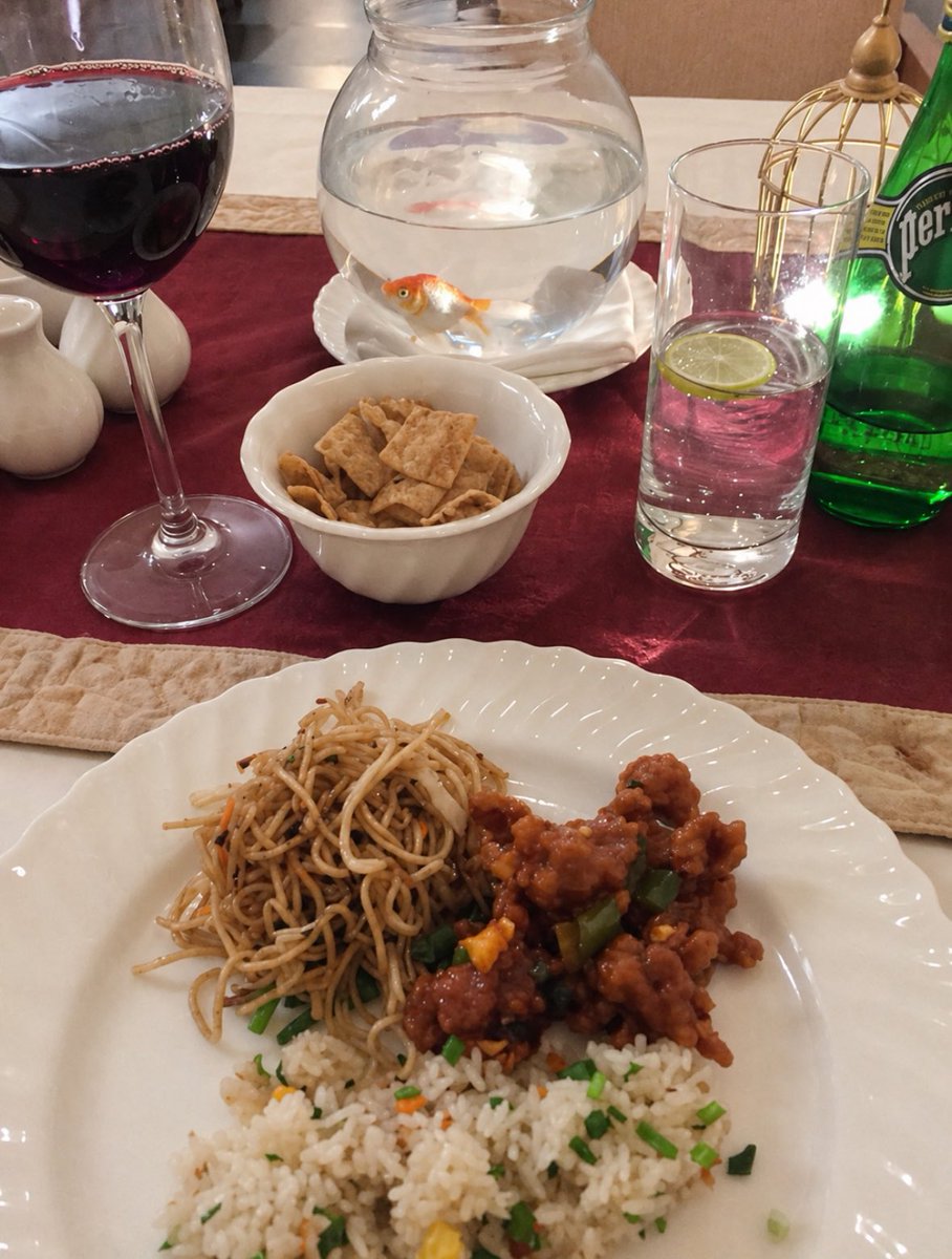RobiMangia's tweet image. That time I was dining alone at the @OberoiHotels in #Bangalore, and they brought out a goldfish to keep me company 😊 🐠