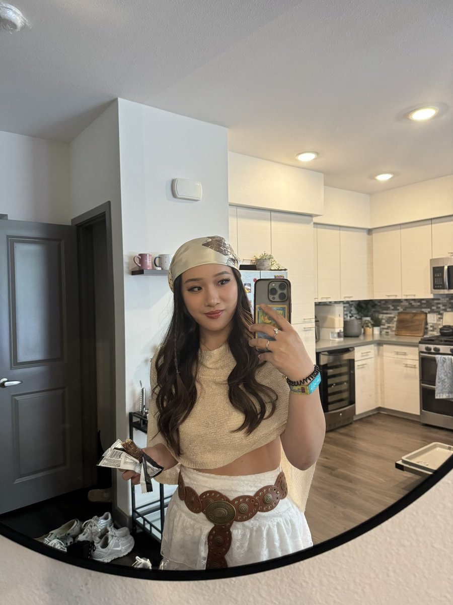 lycheefindom's tweet photo. Dressed like a pirate to steal all your money https://t.co/F4RtaO01E1