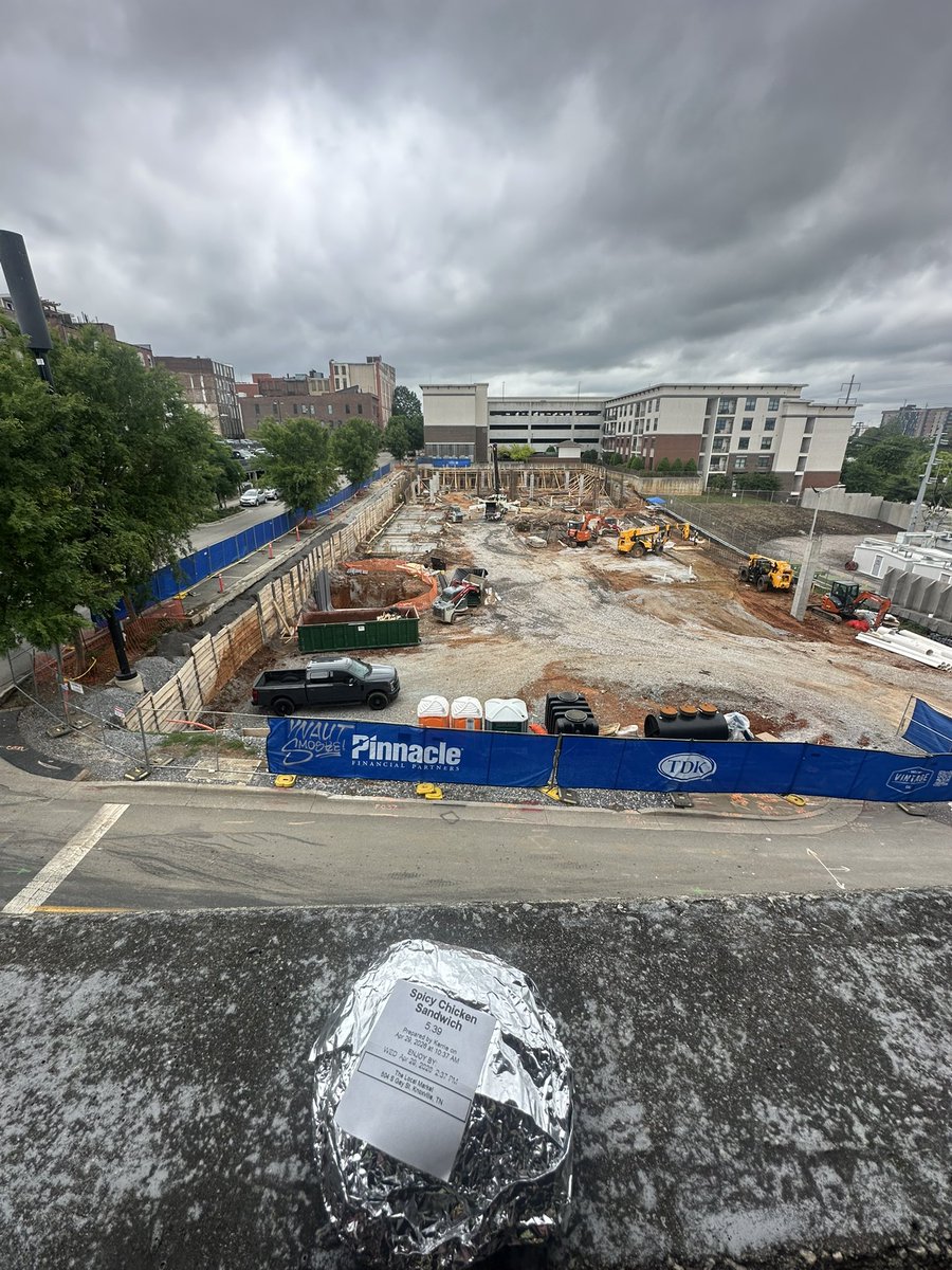 Show3rBeers's tweet image. On my lunch breaks I walk to a parking garage and watch the construction happen #Autistic