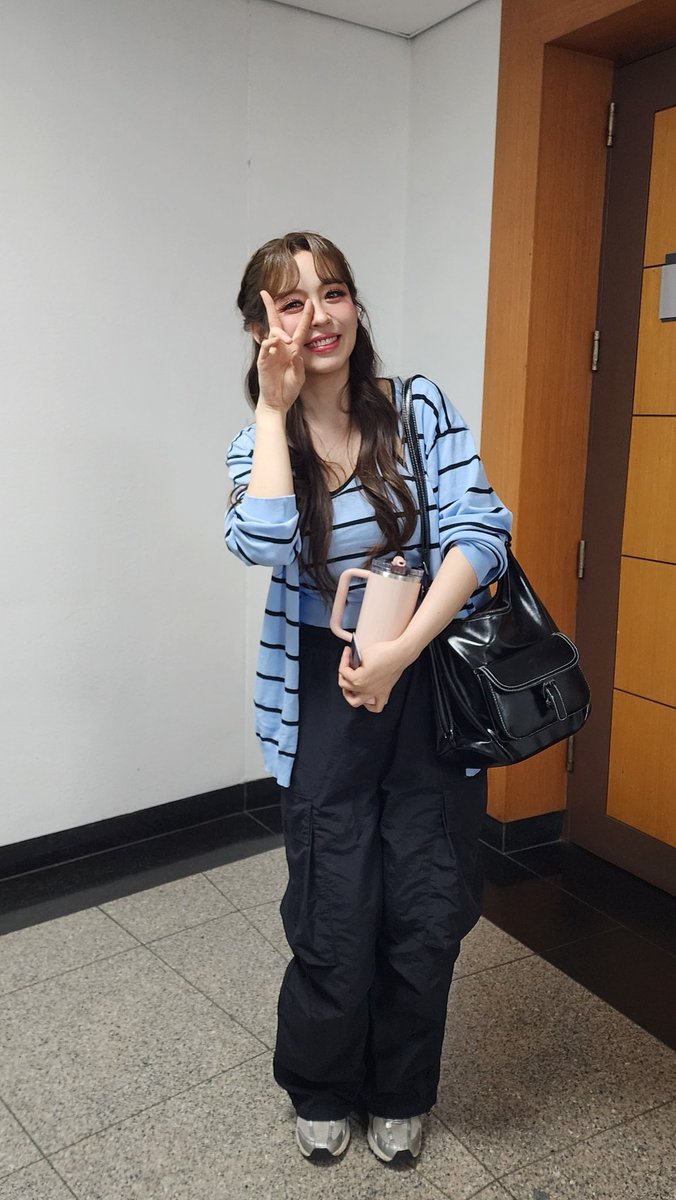 미러 fan account🧡 tweet media