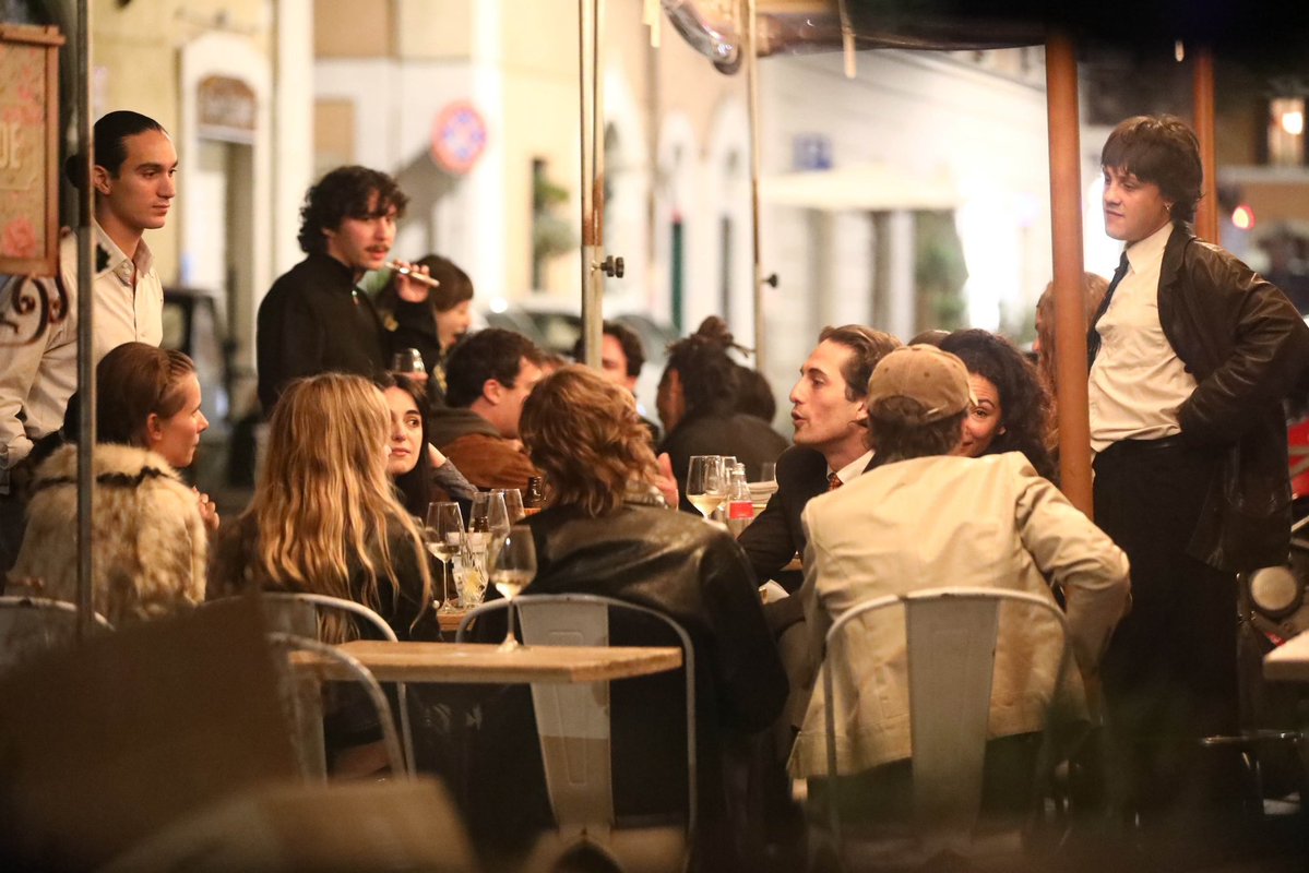 VOU DE GRADE tweet media