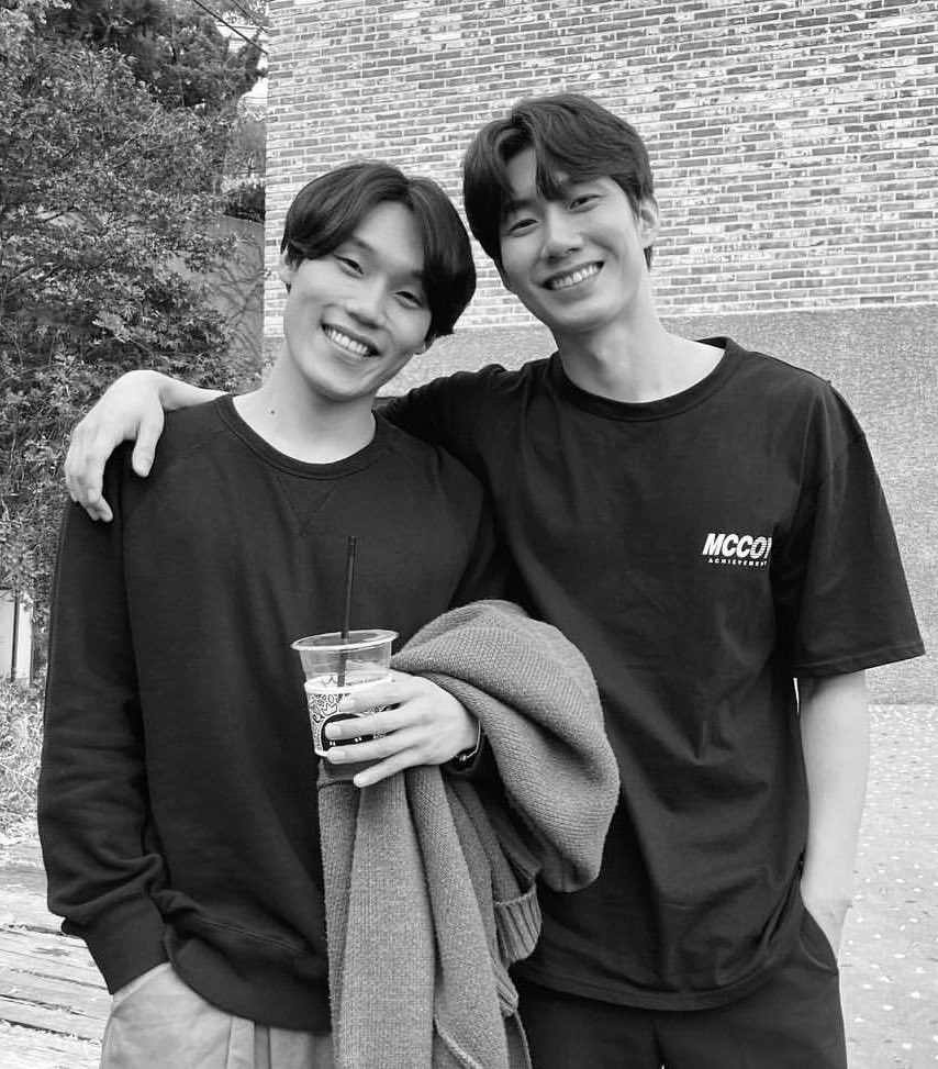 포도알 tweet media