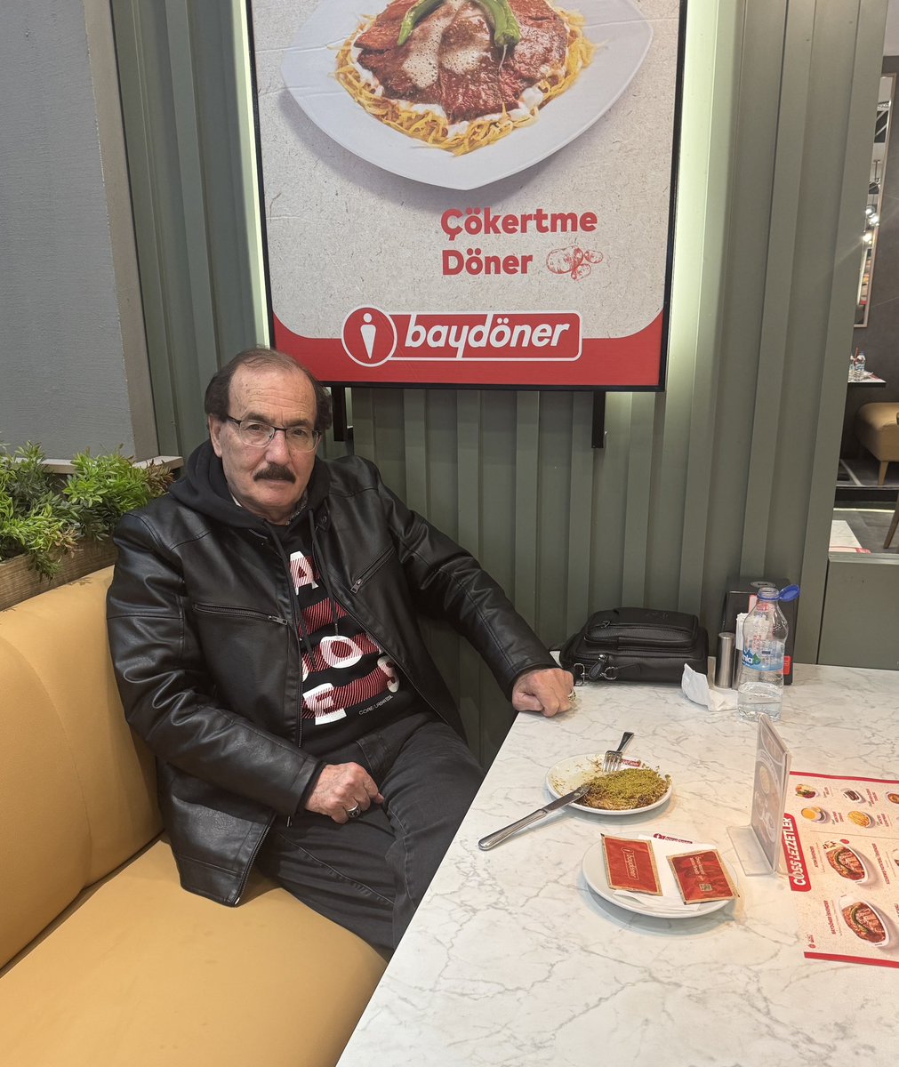 SelamiAydn10202's tweet image. Akşam akşam , biraz da
Kendimi şımartayım 
dedim..👍😊
——————

#boludağı
#highway 
#baydöner