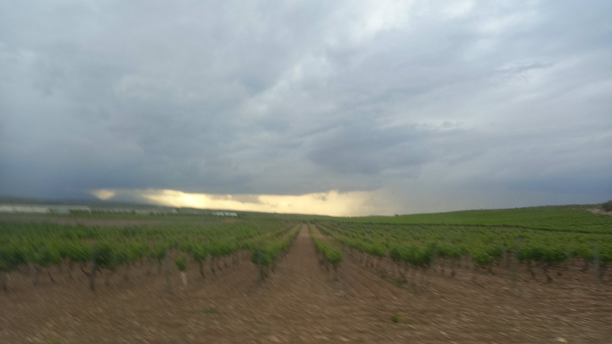 silvilado76's tweet photo. #tormenta #Moncayo @tiempobrasero  @aragontv https://t.co/ukYkYwmXic