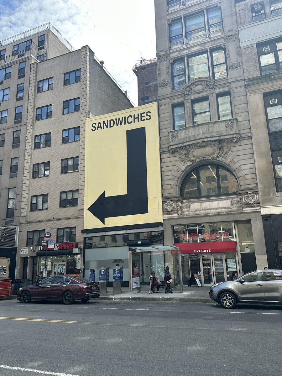 EllieJapan2022's tweet photo. Can we get some sandwiches if we get there?

#sandwiches #notice #signboard #NY #Manhattan #familytime #withmylove #theUS #turnleft https://t.co/wPSnb8sXL3