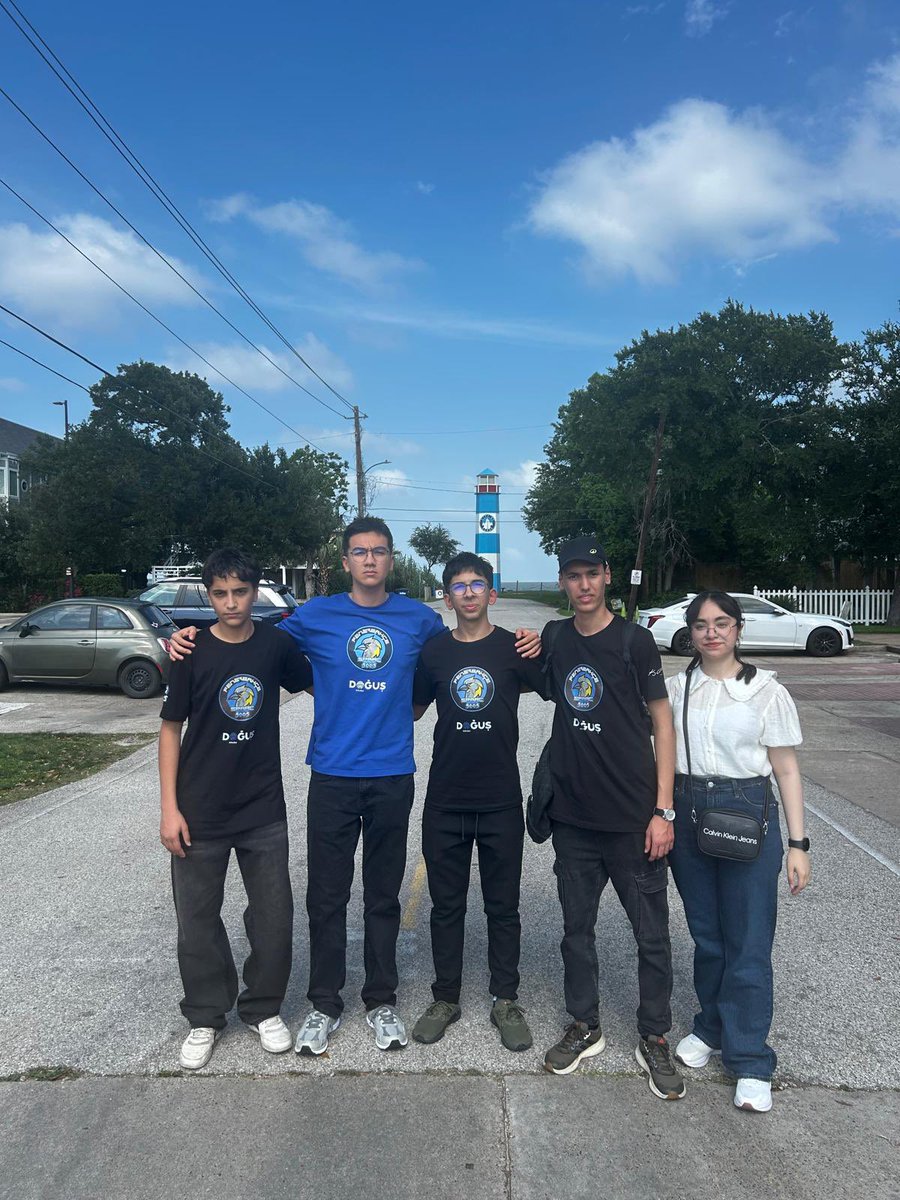 PayasStem's tweet image. Payas’tan NASA’ya: Geleceğin Mimarları Dünya Sahnesinde! 
 FbSparc5665 takımı olarak, FRC Houston Dünya Şampiyonası önce si rotamızı hayallerin gerçeğe dönüştüğü yere kırdık: NASA Johnson Space Center!
Gelecek burada, gençlerimiz ise bu geleceğin tam merkezinde #StemEducation