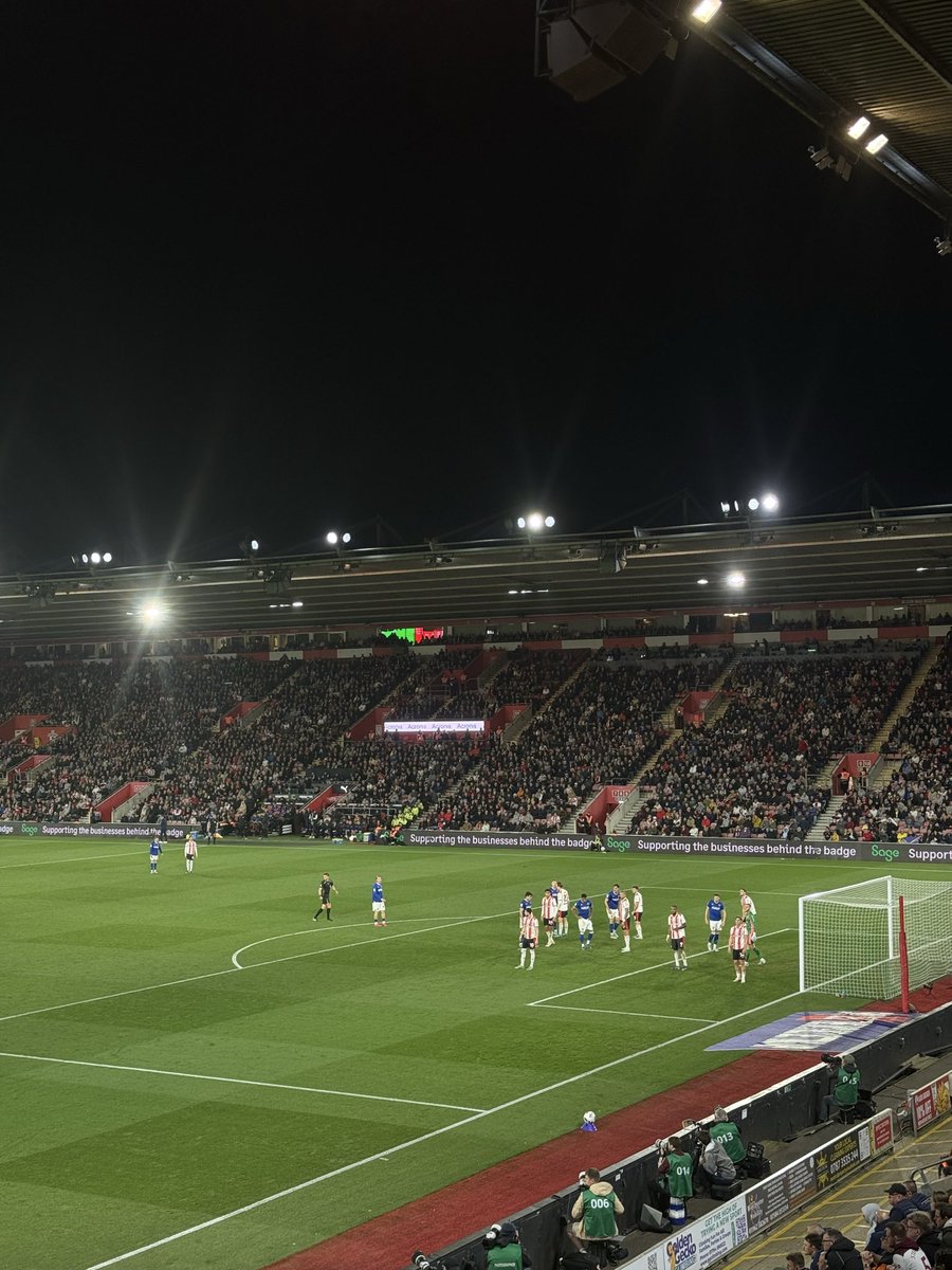 Courtney_itfc's tweet photo. Cracking performance. Cracking away end. 1 to go🤞🏻 #itfc https://t.co/LwK7Bwmz6R