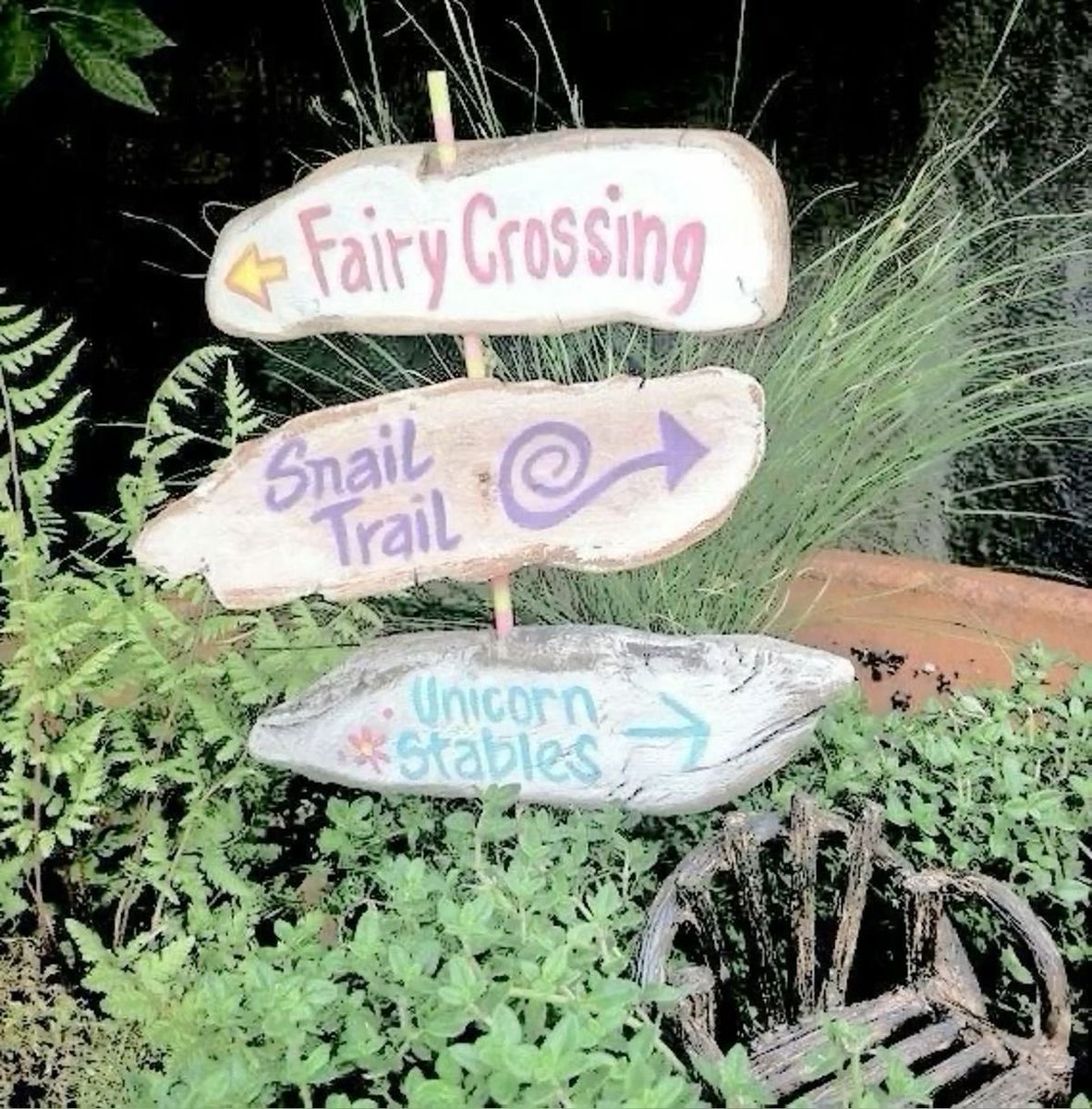 𝐏𝐢𝐧𝐤 𝐠𝐥𝐢𝐭𝐭𝐞𝐫 🎀 tweet media