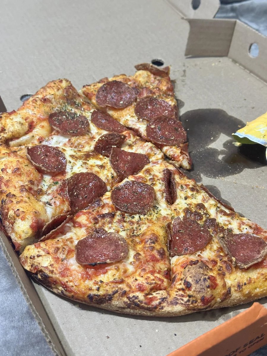 meme bastard 🍕 tweet media